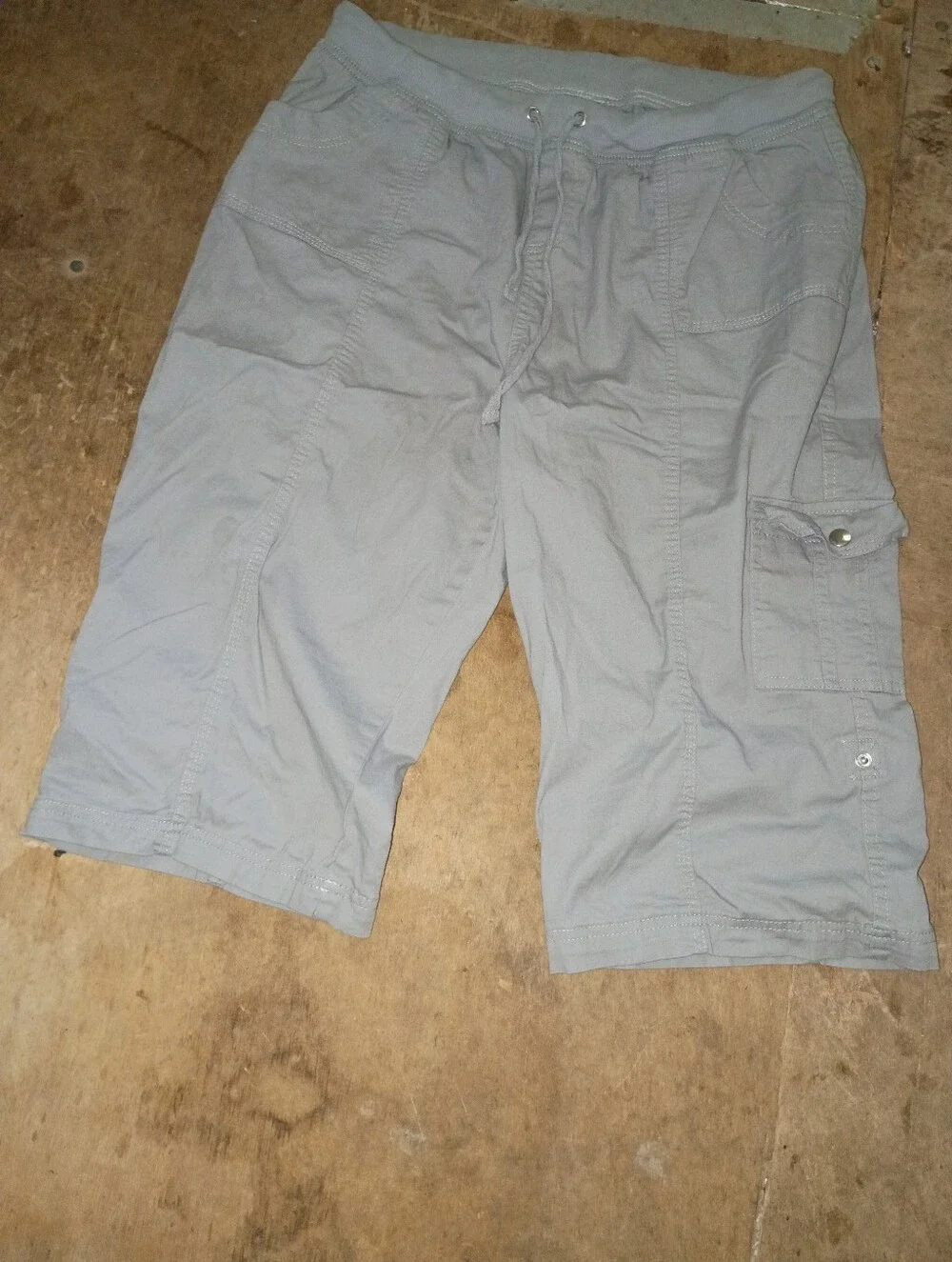 Hastings & Smith Roll Tab Hem Twill Cargo Capris Size 14